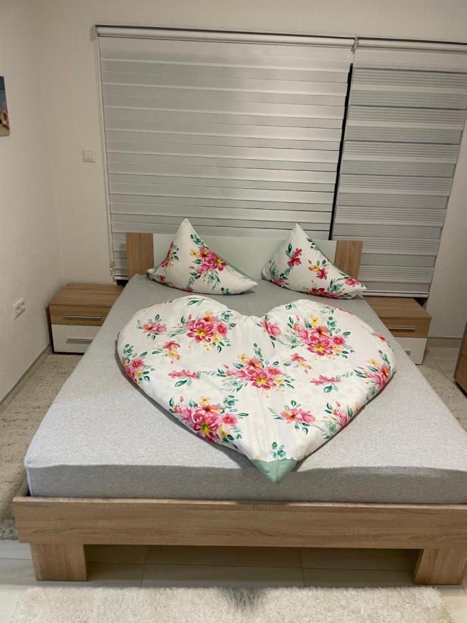 Apartman Cuprija Cazin Exterior foto
