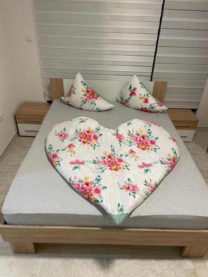 Apartman Cuprija Cazin Exterior foto